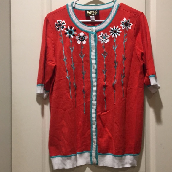 Bob Mackie Sweaters - Like New!Bob Mackie Wearable Art ButtonDown short sleeve floral preppy sweater M